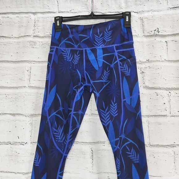 Zyia Active Women’s Cropped Dark Blue Leaf Print Leggings Size 4 Athleisure Yoga - Picture 6 of 12